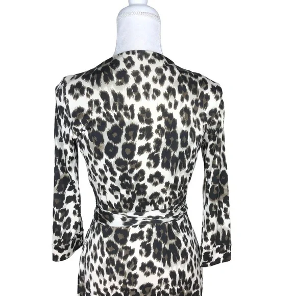 Diane von Furtstenberg silk wrap dress animal snow leopard print sz 4 New Julian - Picture 8 of 16